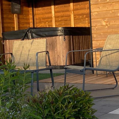 Mini Love Room Jacuzzi Privatif Urimenil Exteriör bild