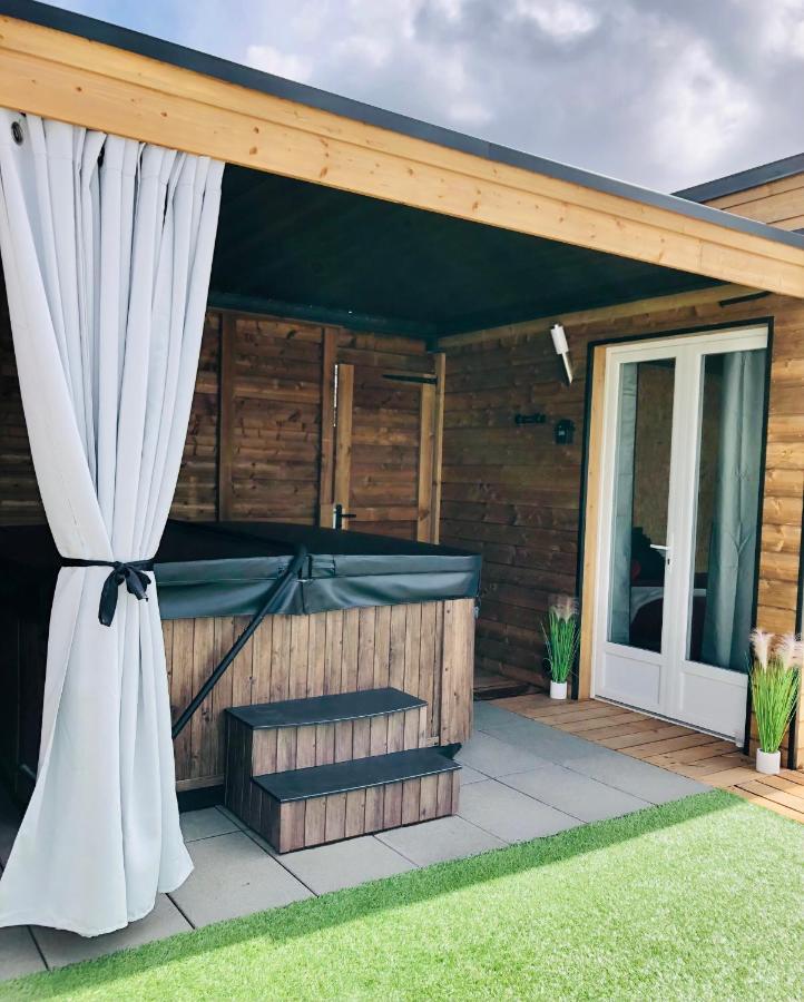 Mini Love Room Jacuzzi Privatif Urimenil Exteriör bild