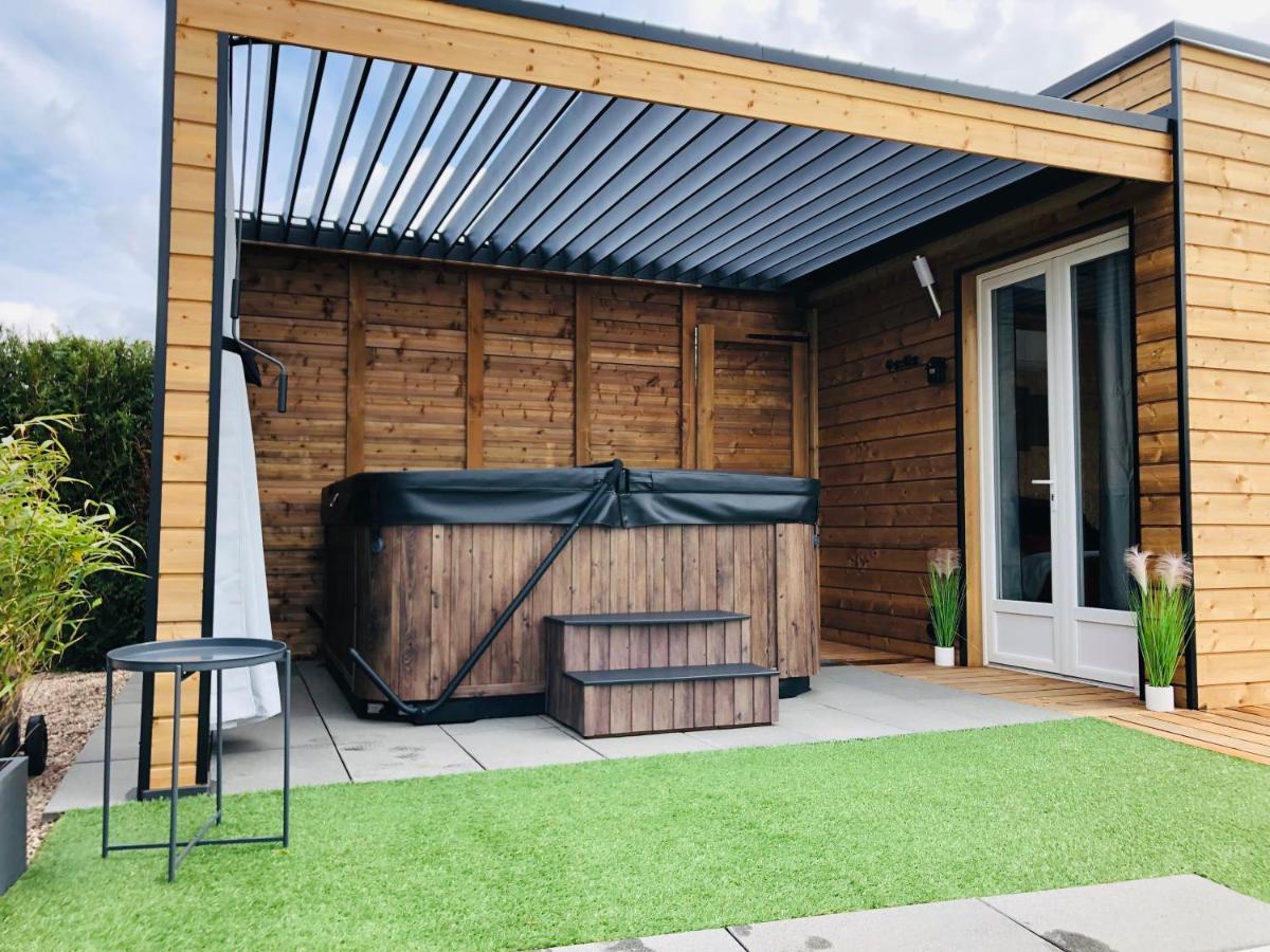 Mini Love Room Jacuzzi Privatif Urimenil Exteriör bild