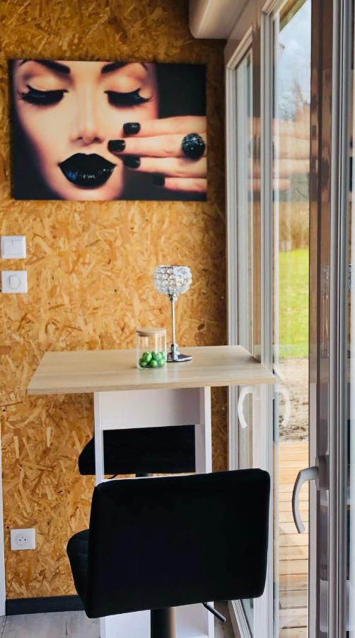 Mini Love Room Jacuzzi Privatif Urimenil Exteriör bild