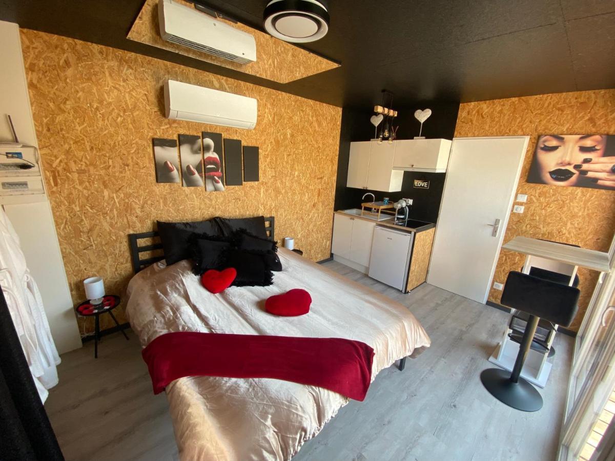 Mini Love Room Jacuzzi Privatif Urimenil Exteriör bild