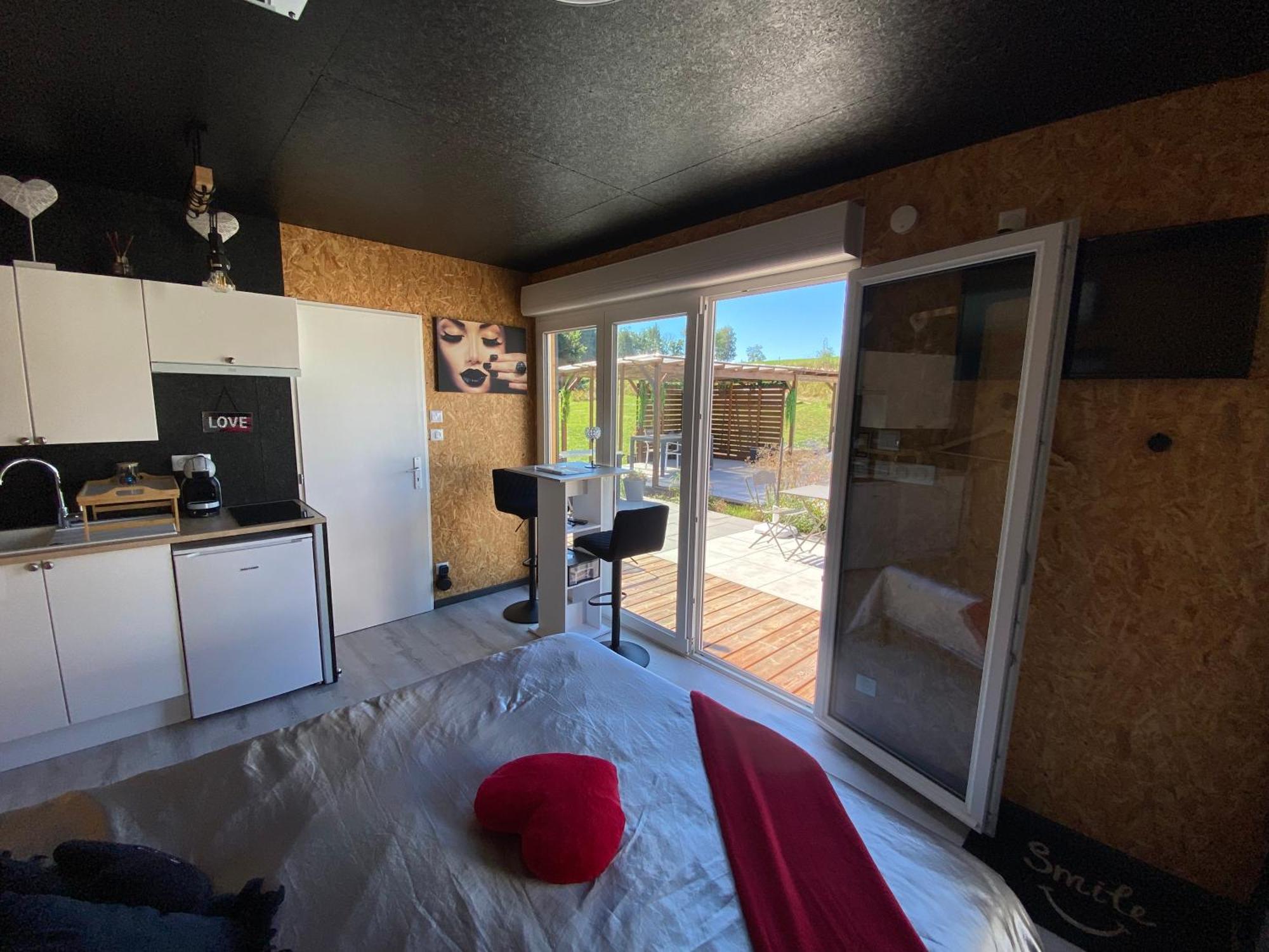 Mini Love Room Jacuzzi Privatif Urimenil Exteriör bild